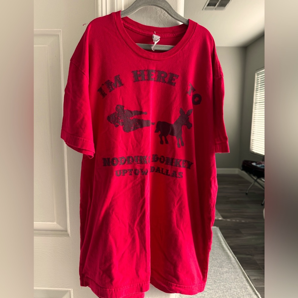 Nodding Donkey Uptown Texas red t shirt size small women’s